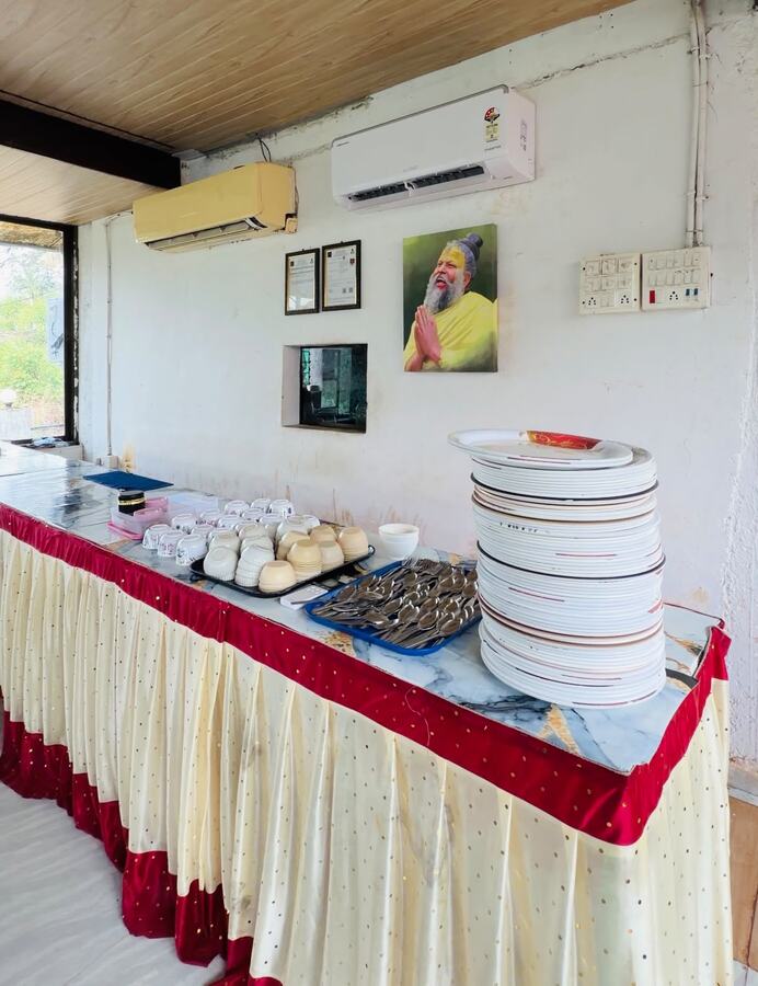 Buffet counter set up at White House
